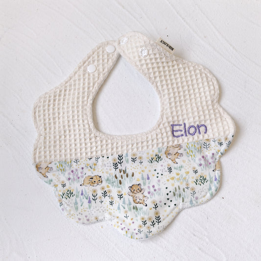 Flower Shaped Bib| CATS IN THE FLORAL GARDEN