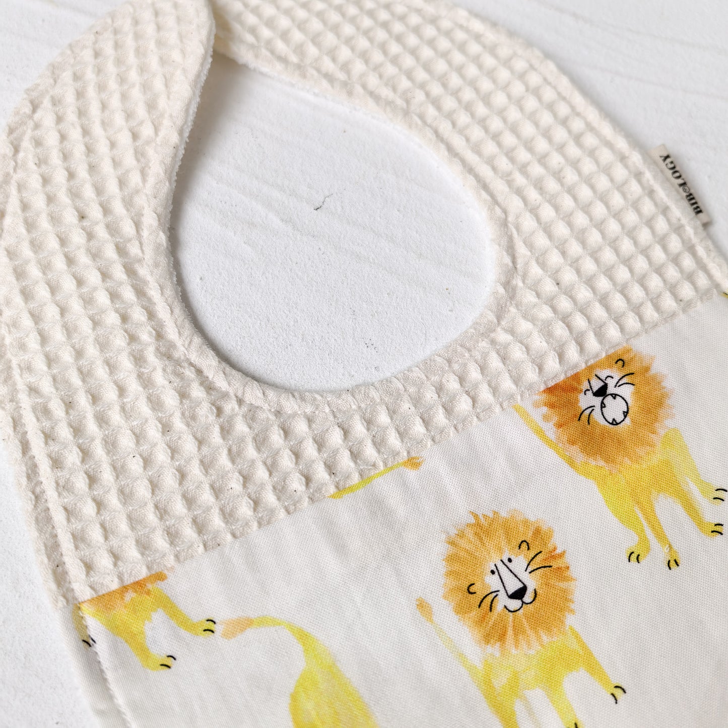 IN STOCK| GOLDEN LION