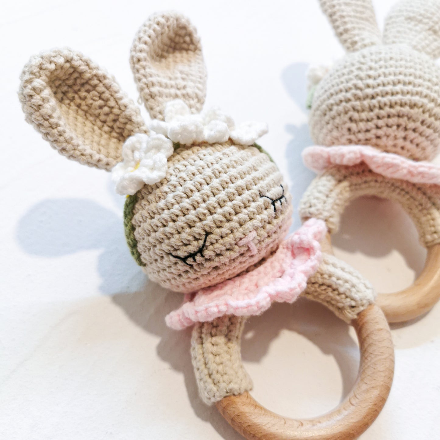 Crochet Wood Rattle| Bunny with flowers (Organic Cotton)